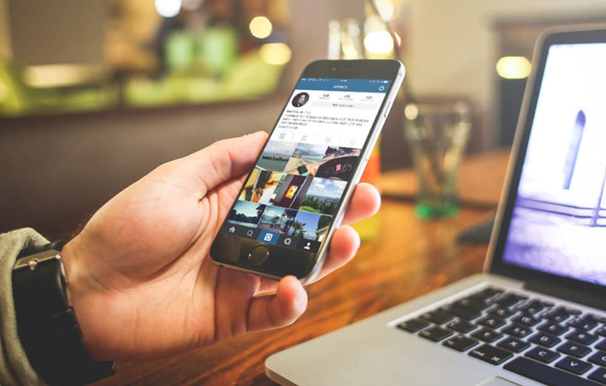 Cách kiếm tiền trên Facebook